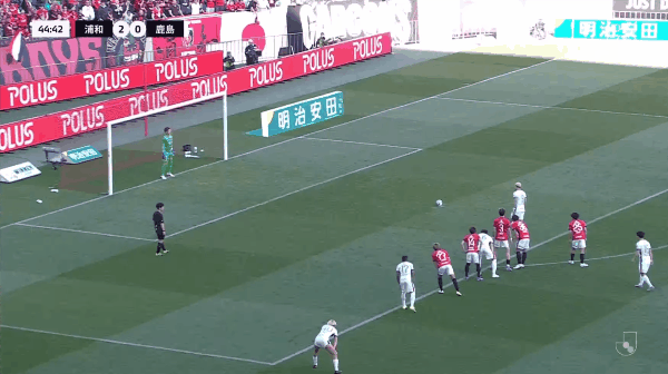 45'莱奥点球破门! 浦和红钻 1- 1鹿岛鹿角