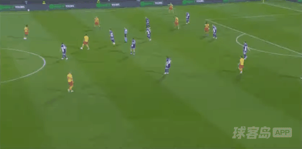 23'马祖雷克破门! 佛罗伦萨 0- 1乔治罗尼亚