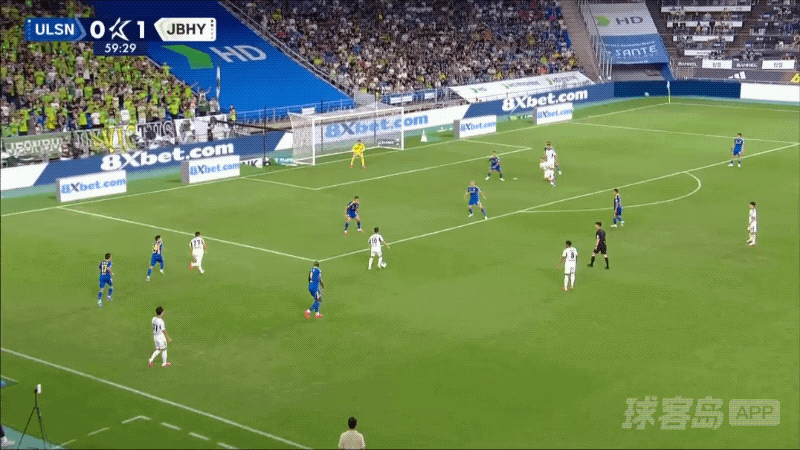 60'李昇祐破门! 蔚山HD 0- 2全北现代