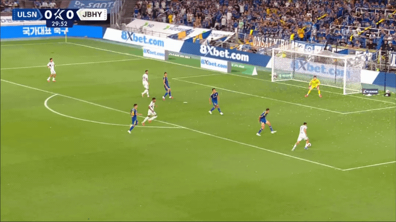 30'金镇圭破门! 蔚山HD 0- 1全北现代