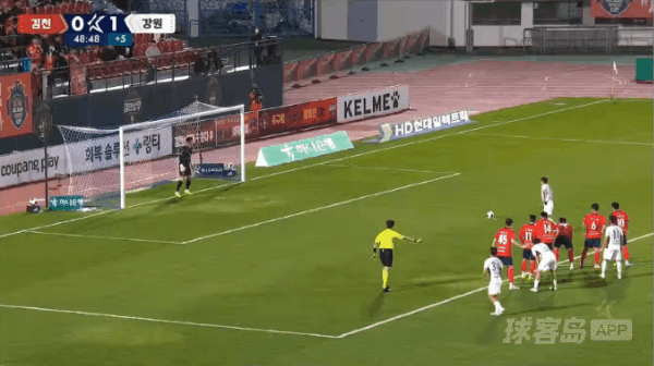 49'金大元点球破门! 金泉尚武 0- 2江原FC