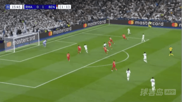 16'楚阿梅尼破门! 皇家马德里 1- 1本菲卡