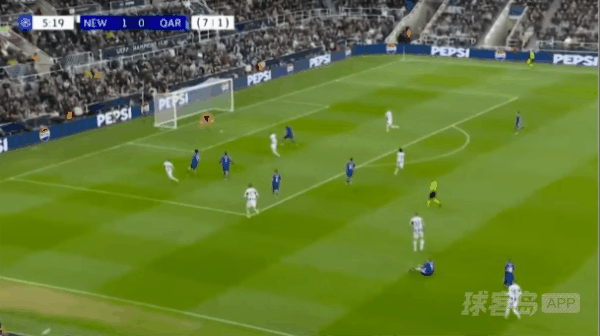 6'乔林顿破门! 纽卡斯尔 2- 0卡拉巴克