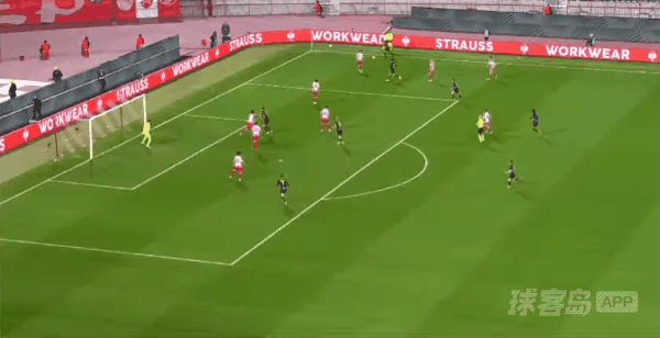 4'吉鲁破门! 贝尔格莱德红星 0- 1里尔