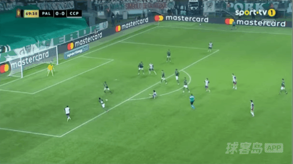 70'贝尼特斯破门! 帕尔梅拉斯 0- 1波特诺山丘