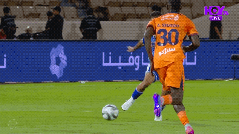 62'赫吉惨遭直红! 新未来城体育 2- 0费哈