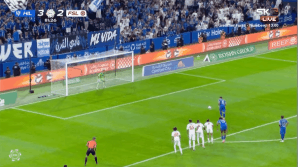82'R.内维斯点球破门! 利雅得新月 4- 2费萨里哈曼
