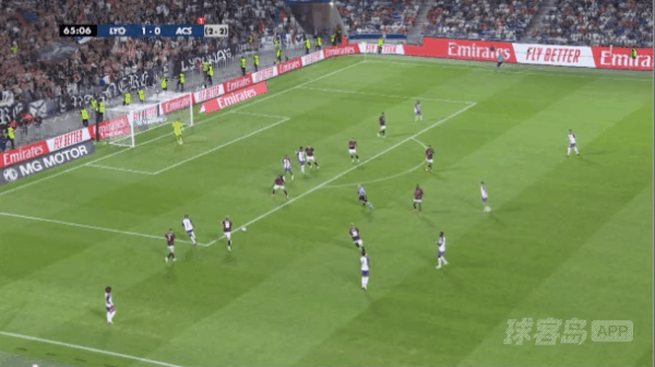 66'奈尔斯破门! 里昂 2- 0布拉格斯巴达