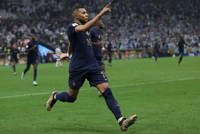 卡马文加谈姆巴佩加盟皇马 合乎逻辑的下一步