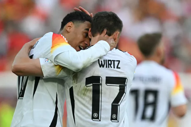 西班牙2-1德国 梅里诺最后一分钟轰碎德国