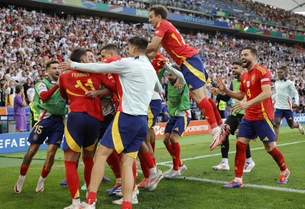 西班牙2-1德国 梅里诺最后一分钟轰碎德国