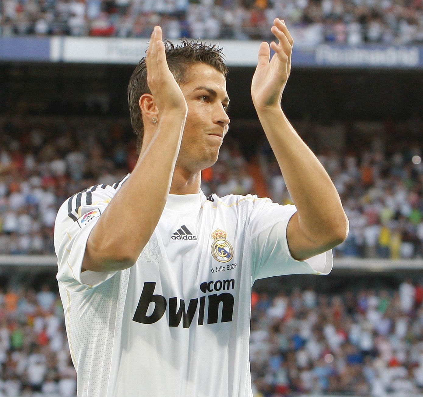 6年前今日C罗亮相皇马 9年辉煌铸传奇