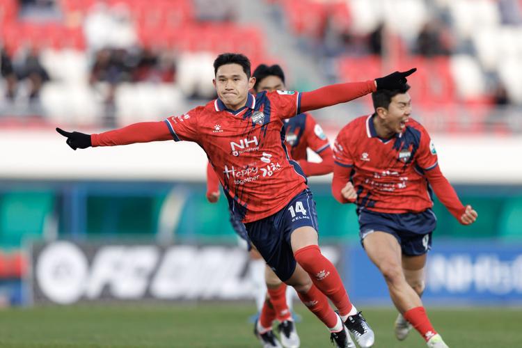 韩职002前瞻：金泉尚武8轮未尝一胜仍陷平局魔咒 江原FC客场回暖剑指三分