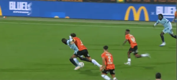 法甲战报贝尔纳多破门洛里昂1比0巴黎FC