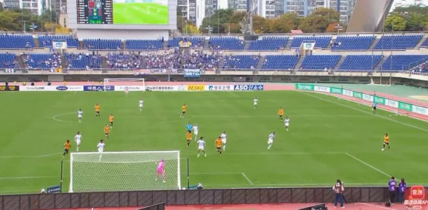 韩K联战报鲁亚独造四球光州FC4比3蔚山