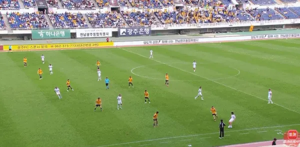 韩K联战报鲁亚独造四球光州FC4比3蔚山