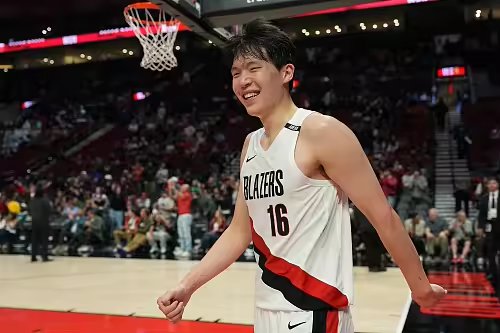 杨瀚森半场4分1篮板1助攻正负值全队最低