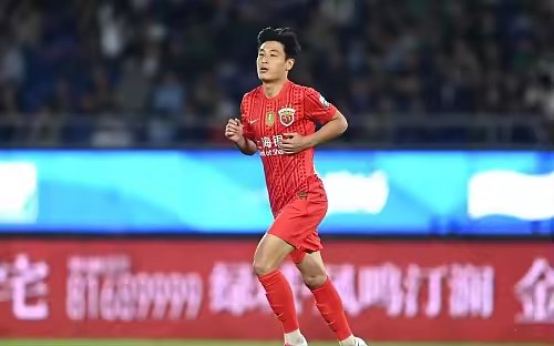 半场数据上海海港5射2正控球率超6成力压大田市民