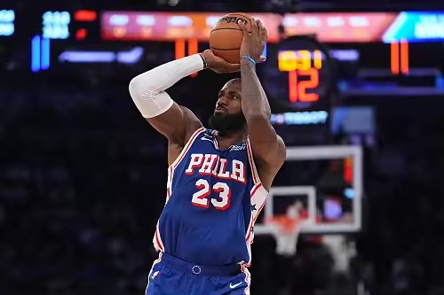 NBA揭幕战詹姆斯23次出战创历史纪录首次半场落后逆转赢球