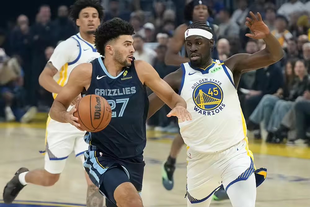 NBA常规赛布泽尔半场三分5投4中砍14分